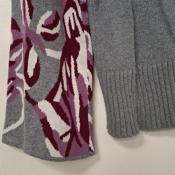 Cabi Eden Gray Purple Floral Bell Sleeve Turtleneck Sweater WOMENs Size M - Picture 3 of 6